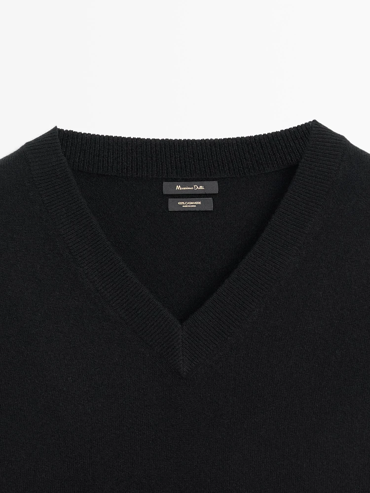 Knit 100% cashmere V-neck sweater