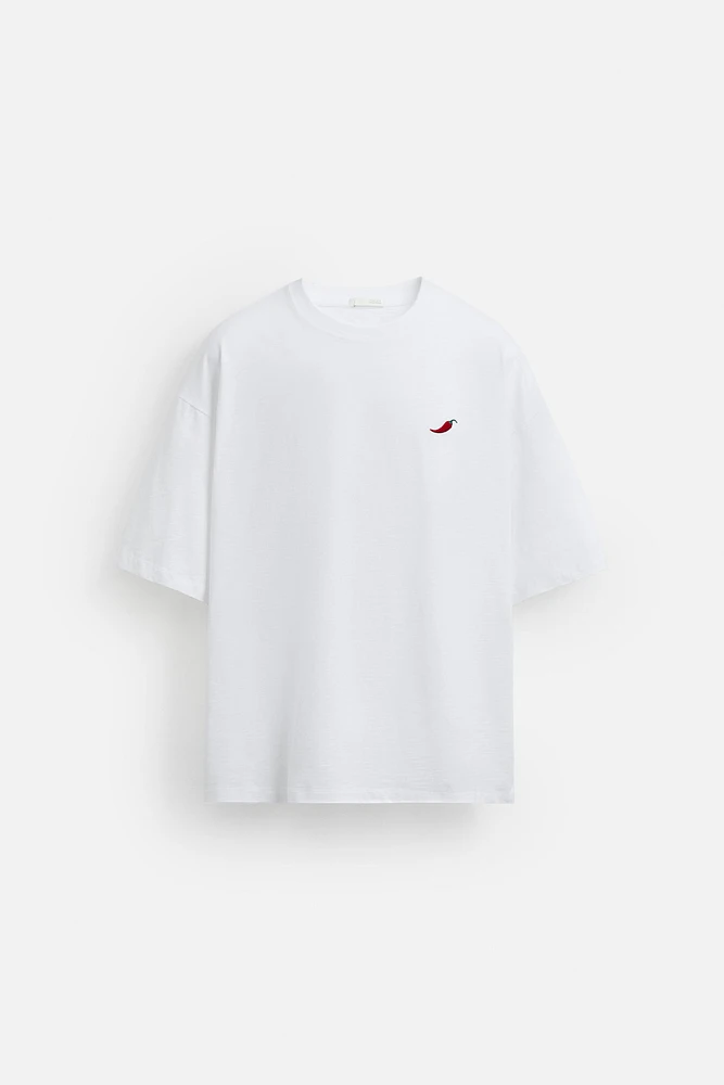 T-SHIRT IMPRIMÉ EN MATIÈRES VARIÉES