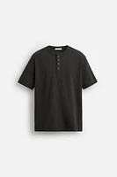 STRIPED BUTTON NECK T-SHIRT