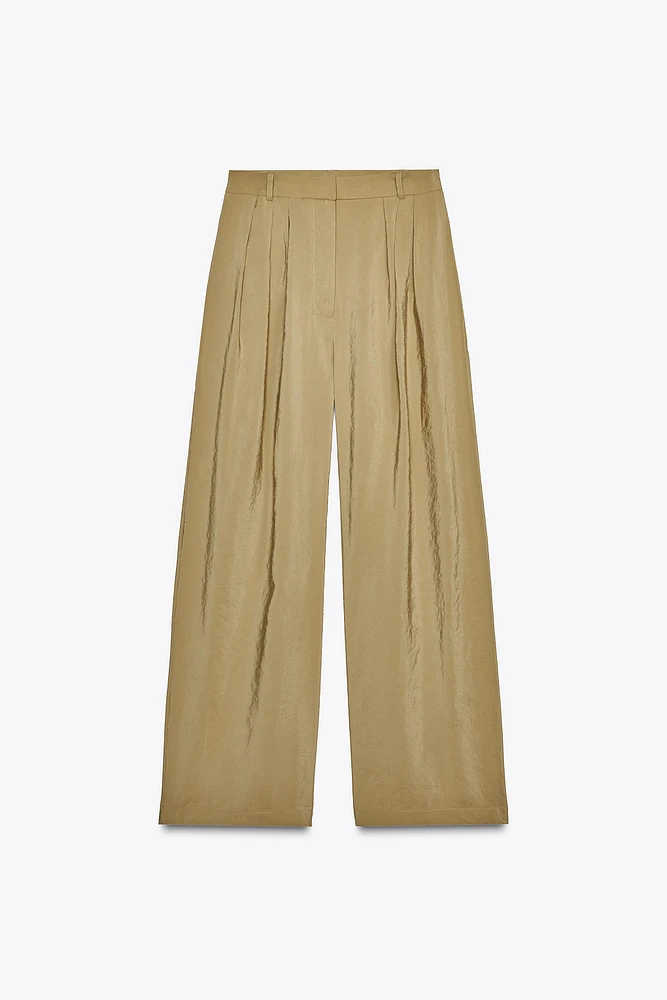 WIDE LEG PLEATED PANTS