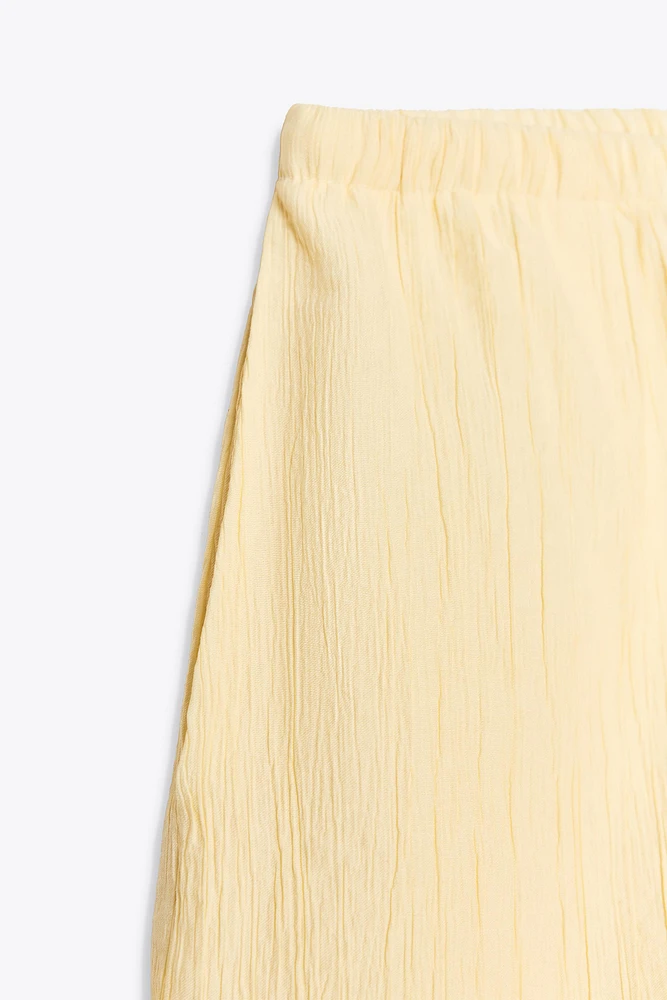 WRINKLE EFFECT SHORTS