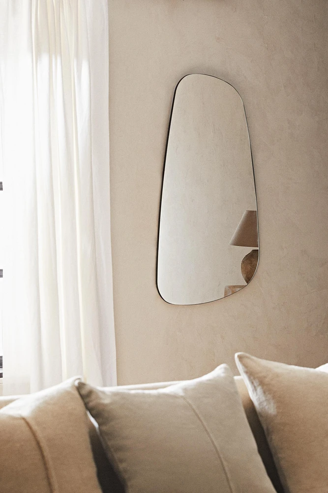 IRREGULAR WALL MIRROR