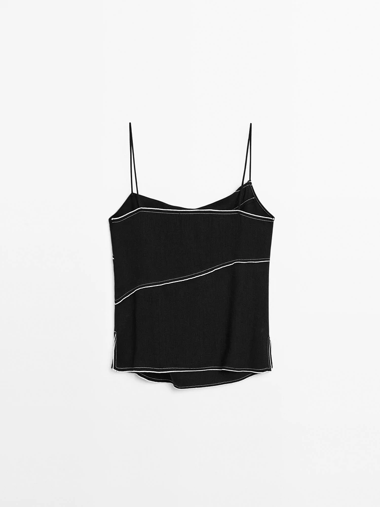Top à surpiqûres contrastantes