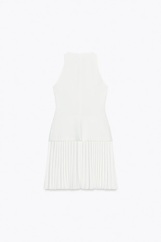 ROBE COURTE EN MATIÈRES VARIÉES