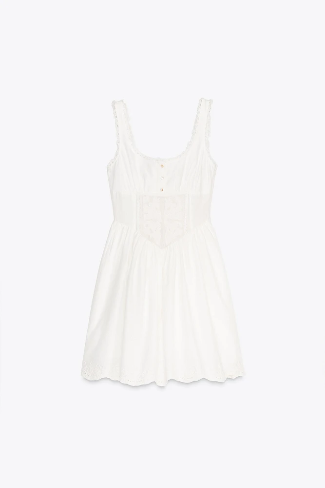 ROBE COURTE DENTELLE BRODÉE