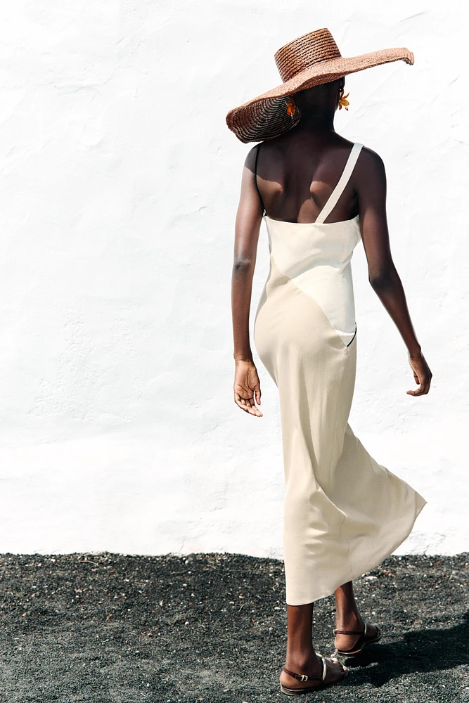 ROBE MI-LONGUE EN MATIÈRES VARIÉES