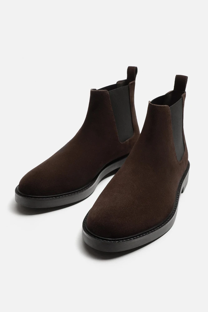 LEATHER CHELSEA BOOTS