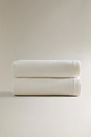 COUVRE-LIT BRODÉ