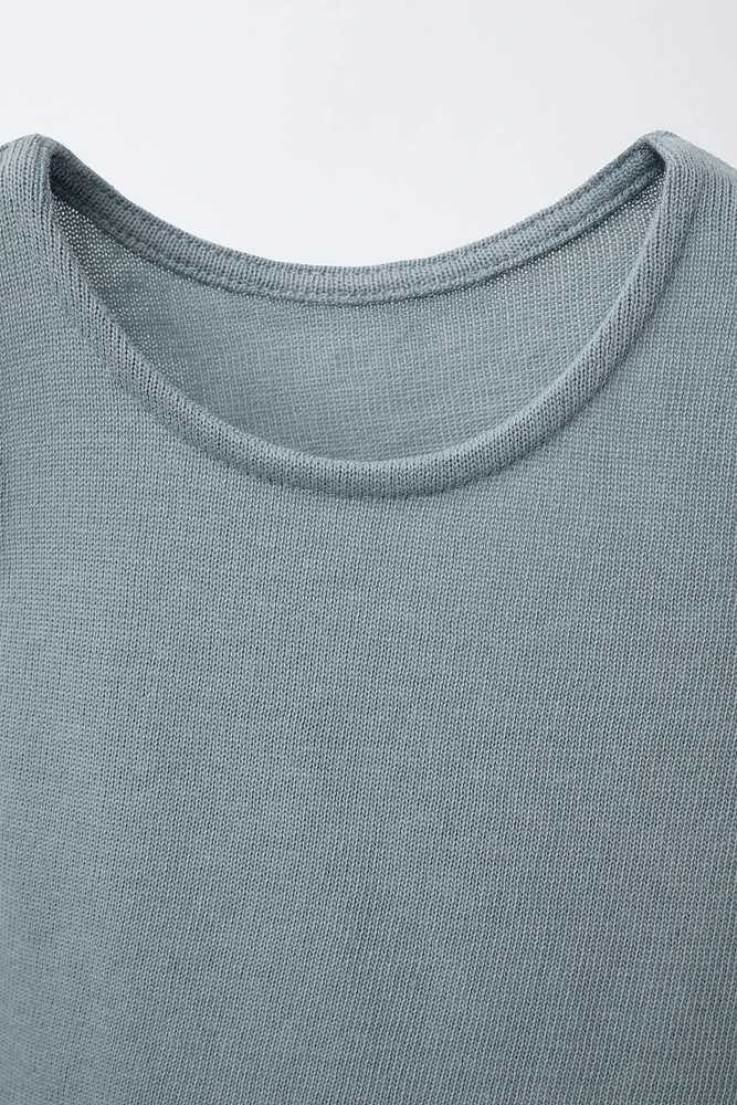 RUFFLE T-SHIRT