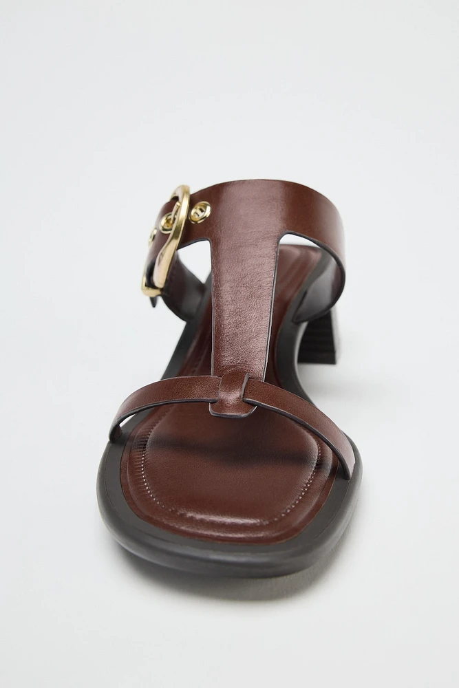 SANDALES EN CUIR À TALONS LARGES