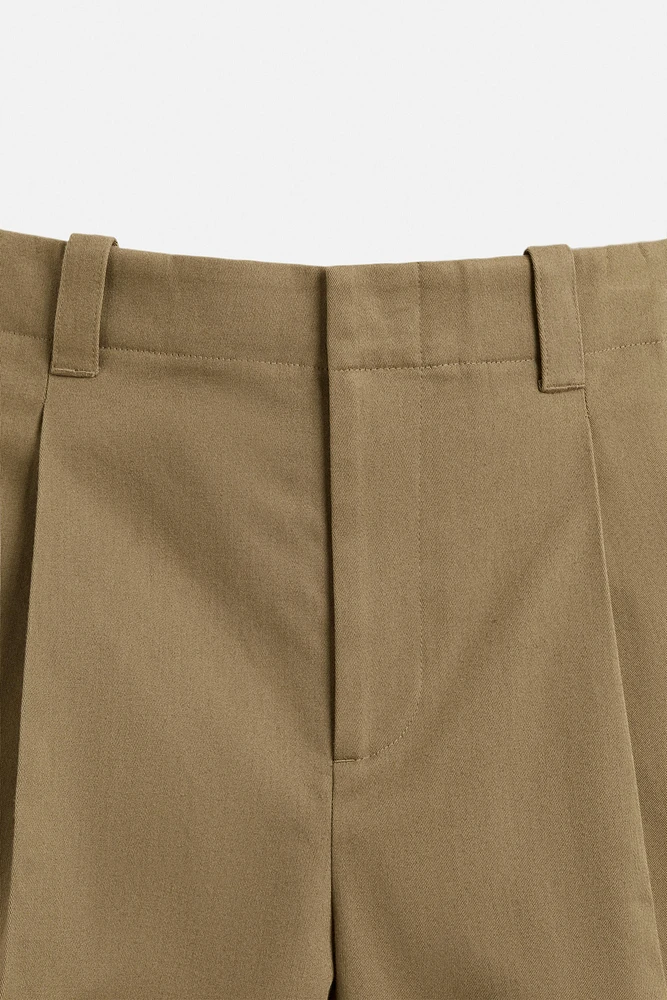 BERMUDA RELAXED FIT PLIS