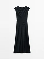 Robe midi fluide satinée