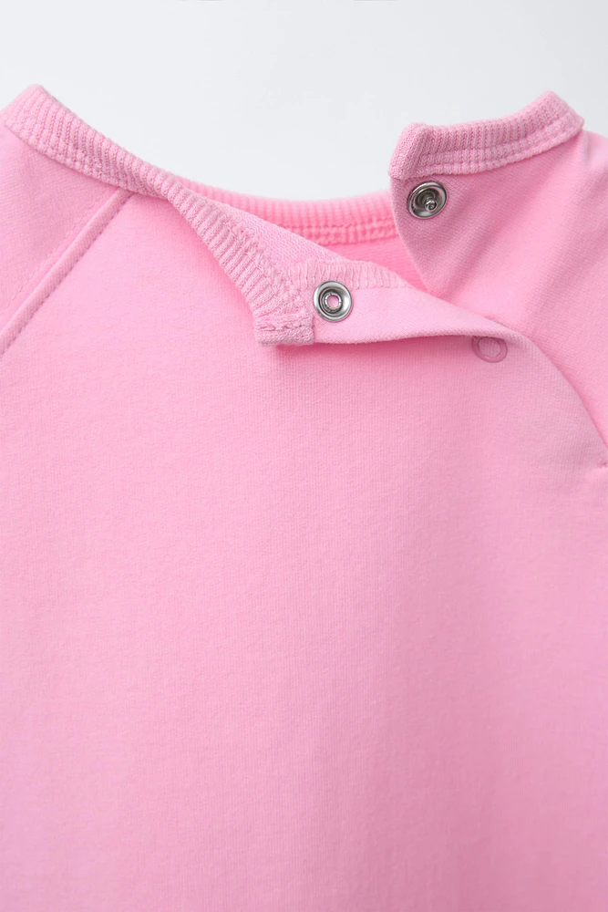 SWEATSHIRT AND JOGGER PANTS SET