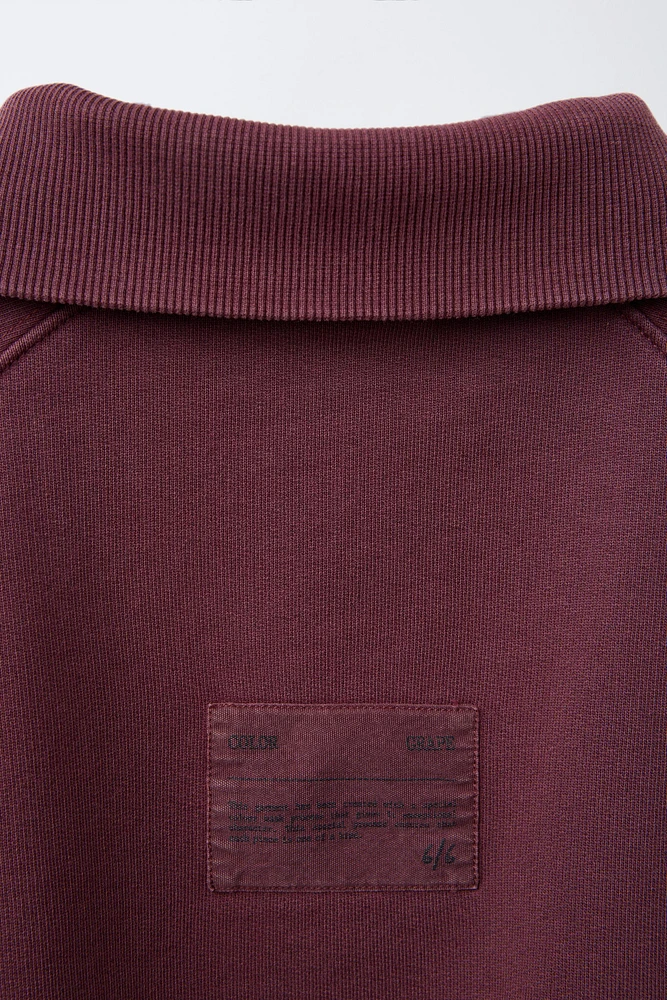 LABEL ZIP SWEATSHIRT