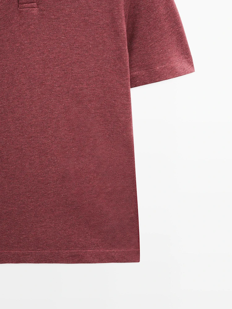 Textured piqué short sleeve polo shirt