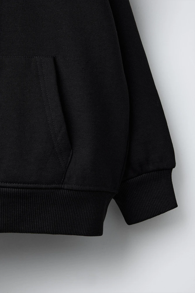 ZIP-UP HOODIE