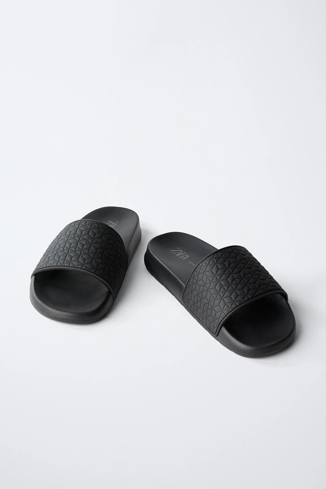 RAISED SLIDES
