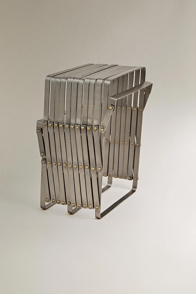 EXTENDABLE MAGAZINE RACK