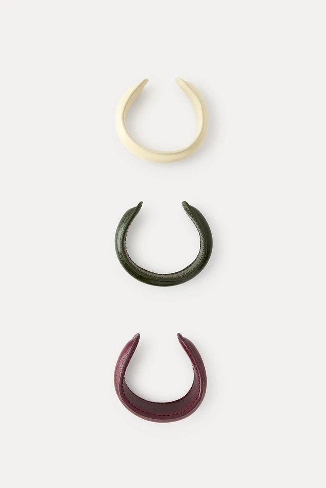 LOT DE 3 BRACELETS EN CUIR