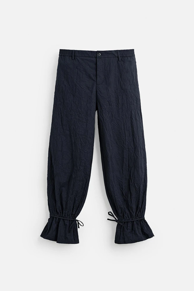 PANTALON EN COTON À EFFET PLISSÉ
