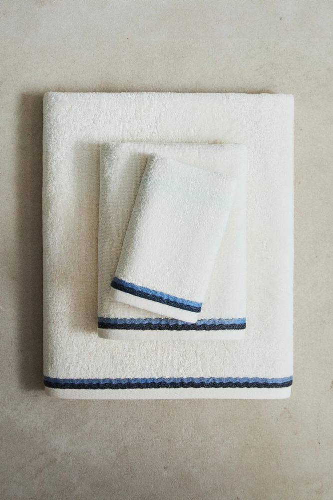 SERVIETTE DE BAIN LISERÉS COLORÉS