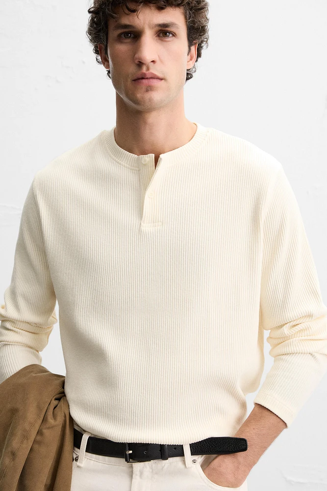 RIBBED TEXTURED T-SHIRT