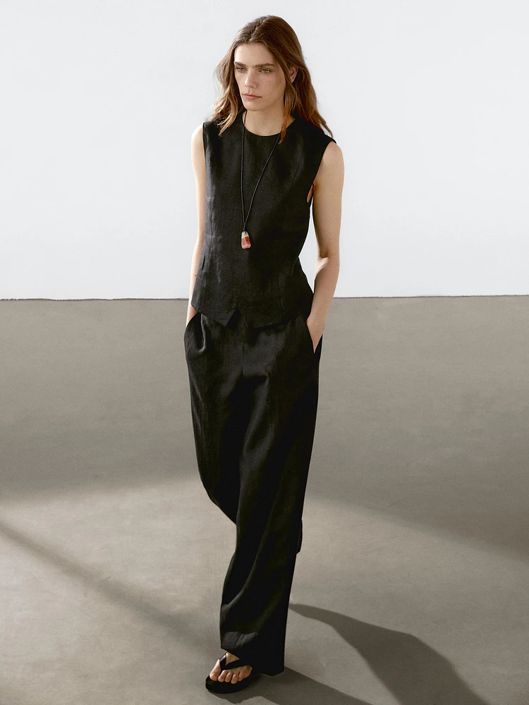 100% linen waistcoat with seam details and buckle