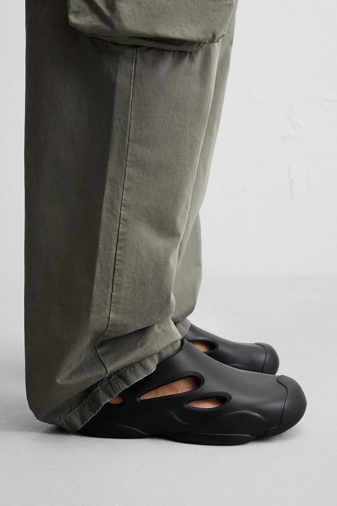 CHUNKY CLOGS