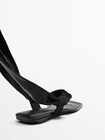 Sandales plates avec nœud en satin - Limited Edition