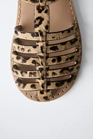 SANDALES STYLE PLAGE EN CUIR ANIMAL PRINT