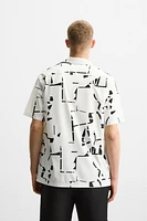 CHEMISE ÉLASTIQUE À IMPRIMÉ ABSTRAIT