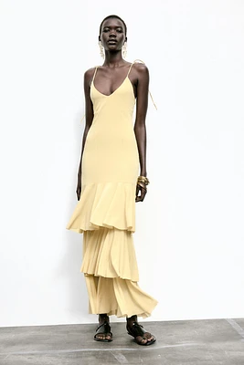 ROBE MIDI À VOLANTS