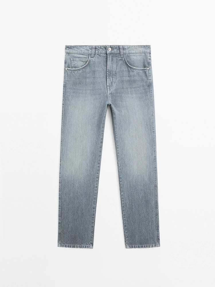 Tapered fit jeans