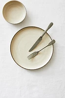 PORCELAIN DINNER PLATE WITH ANTIQUE FINISH RIM