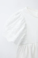 ROBE EN MATIÈRES VARIÉES À VOLANTS