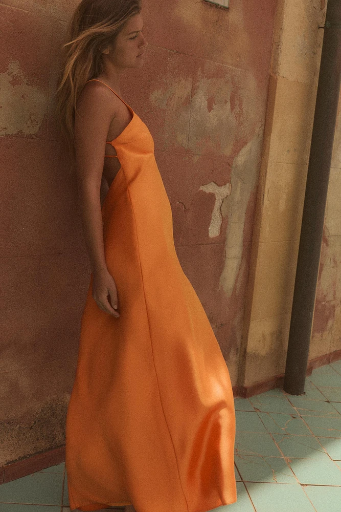 ROBE MI-LONGUE SATINÉE