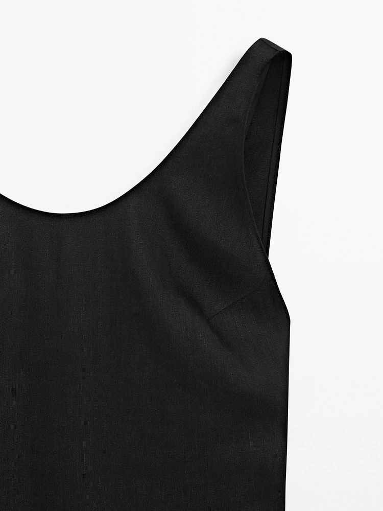 Midi dress with low-cut back