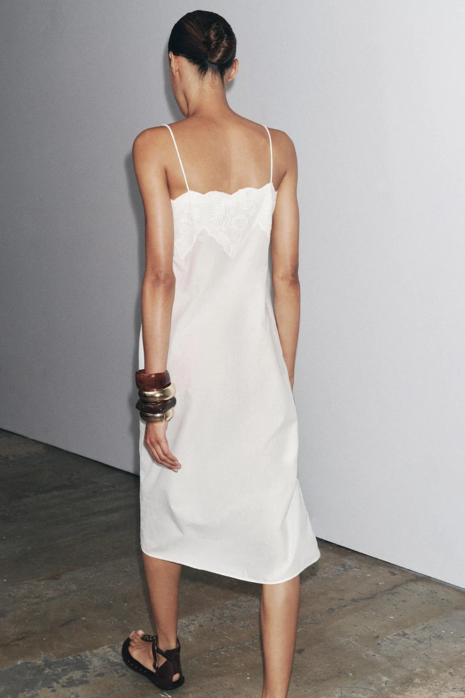 ROBE À BRETELLES BRODÉE ZW COLLECTION