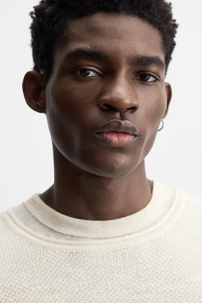 RELAXED FIT TEXTURED SWEATER