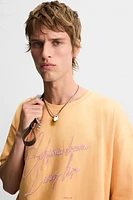T-SHIRT IMPRIMÉ À TEXTURE