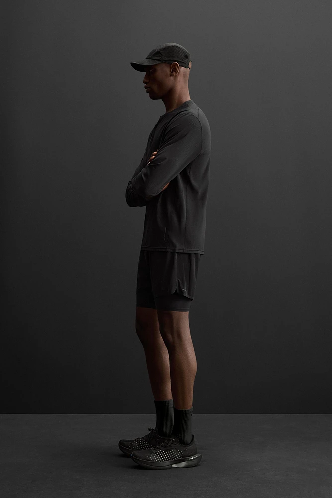 LONG SLEEVE PERFORATED T-SHIRT