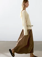 Lightweight pleated skirt with elasticated waistband