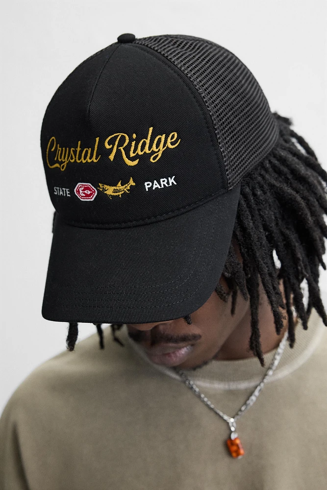 CONTRAST EMBROIDERED CAP