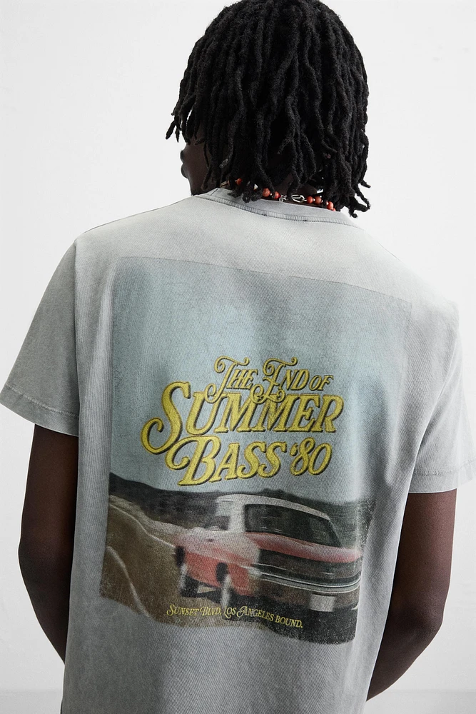 T-SHIRT IMPRIMÉ EN MATIÈRES VARIÉES