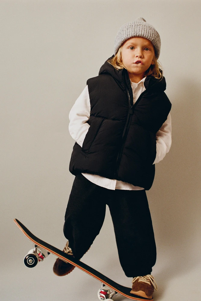 HOODED PUFFER VEST