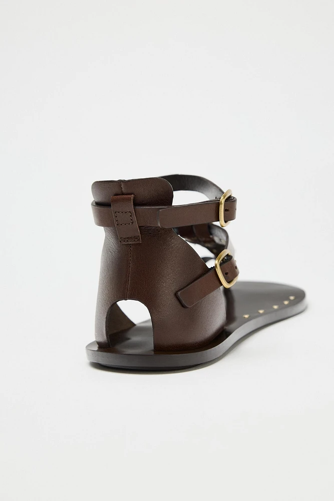 LEATHER SANDALS WITH ORNAMENT