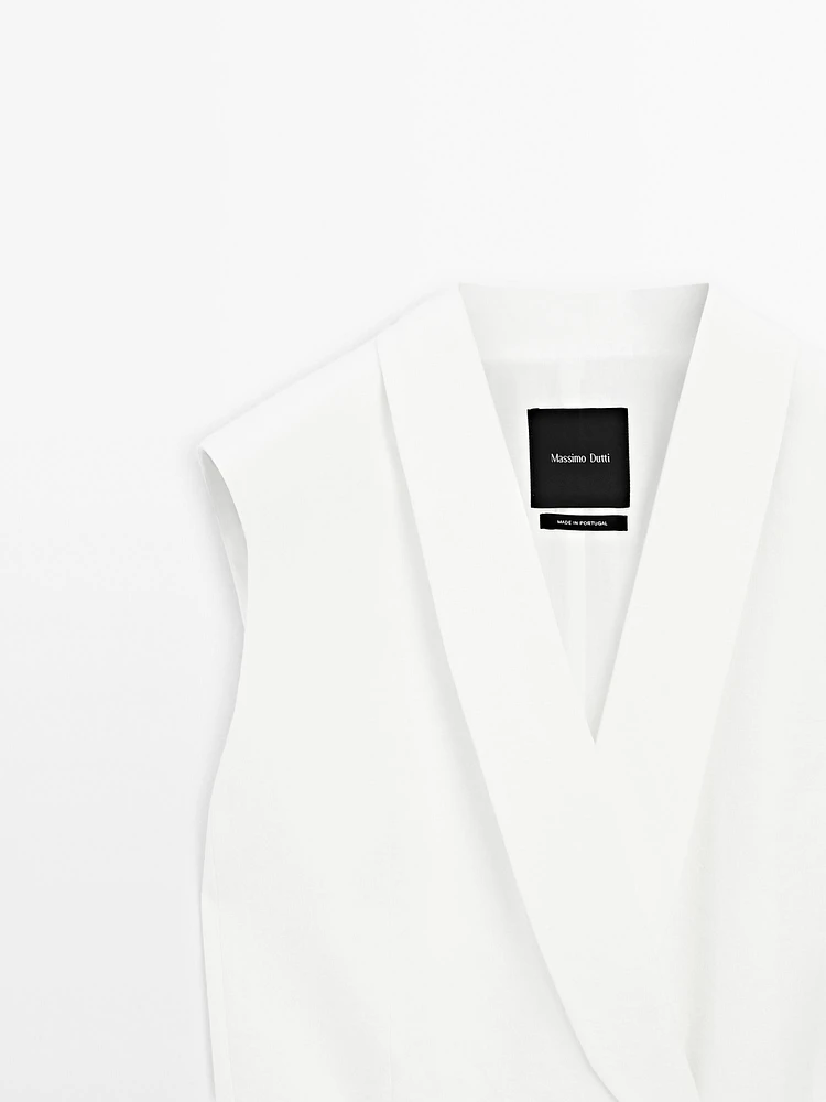 Linen blend waistcoat with tuxedo collar