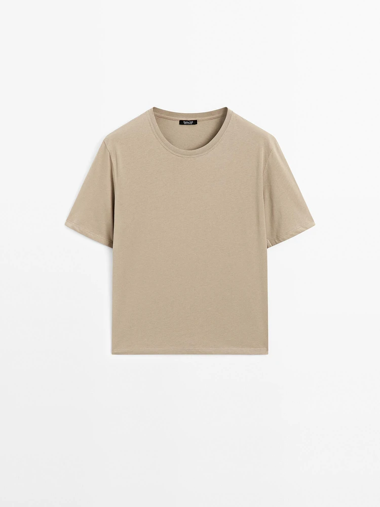 100% cotton lightweight T-shirt