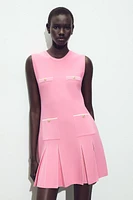 ROBE EN MAILLE À PLIS