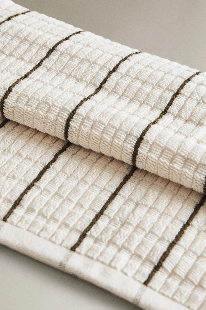 STRIPED TEXTURED BATH TOWEL